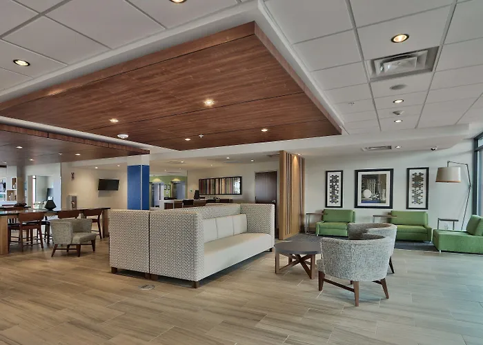 Holiday Inn Express & Suites Broomfield By Ihg